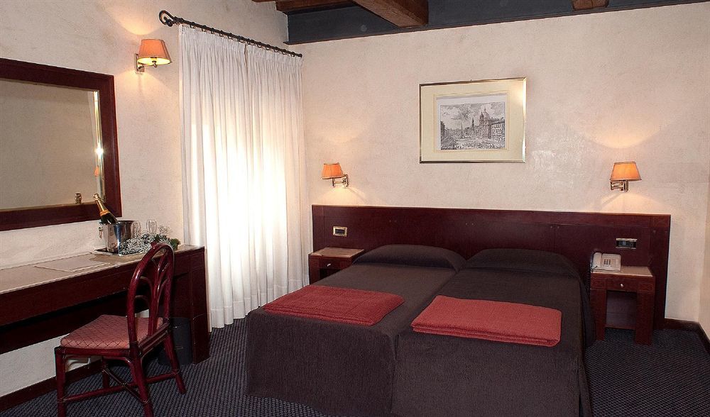 Accademia Hotel 3*