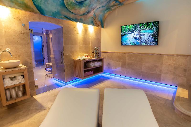 Accademia Hotel 3*